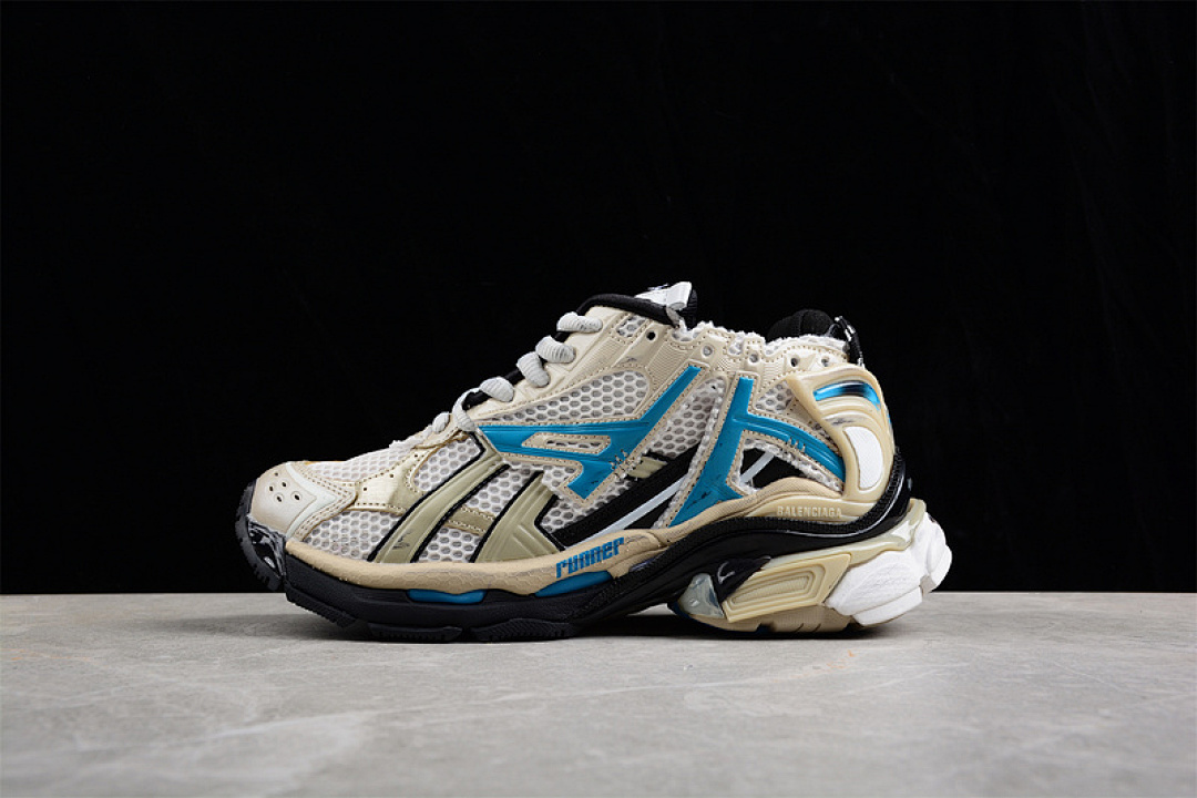 Kith [W5RH60312]-[BA*LEN*CIAGA RUNNER KITH FOUR.COLOR 7.0 WHITE/GOLD/BLUE]-[WOMAN:35-39]-[MAN:40-46], photo 1