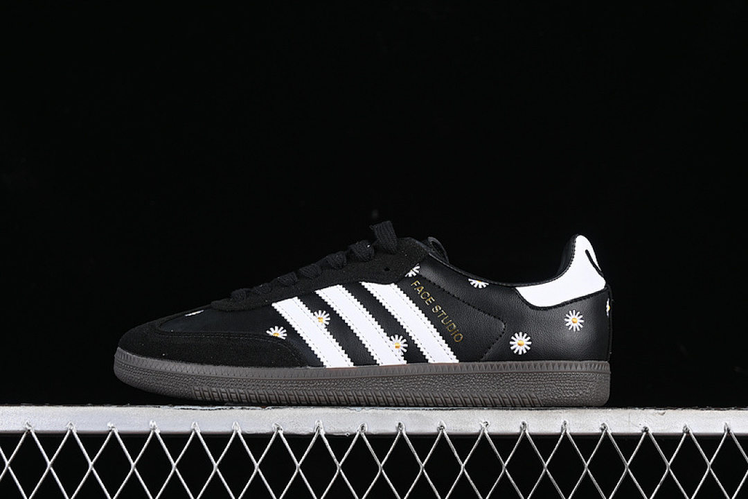 Adidas [H03848]-[ATMOS X FACE SAMBA OG EMBROIDERED DAISIES CORE BLACK/FOOTWEAR WHITE/GOLD FOIL], photo 1