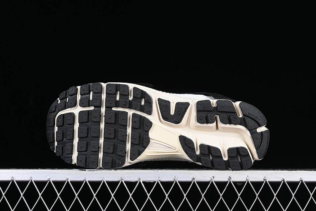 Nike [FJ5474-133]-[AIR ZOOM VOMERO 5 TIMELESS WHITE/BLACK/PHOTON DUST/SAIL]-[UNSIZE:36-45] - Image 14