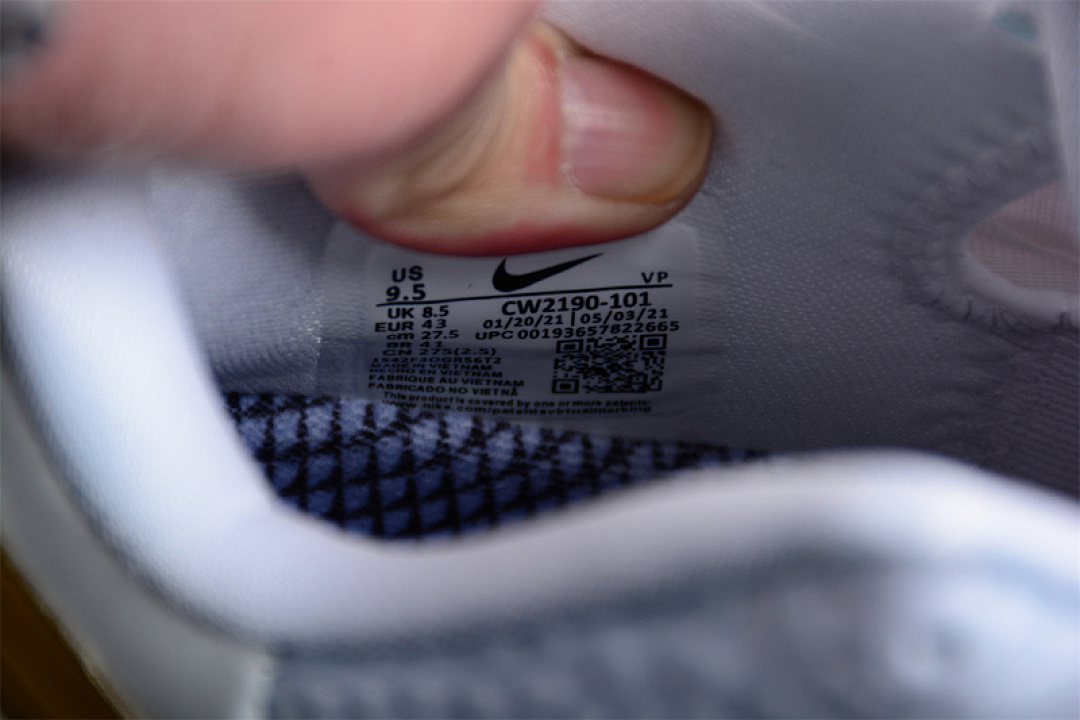 Nike [CW2190-101]-[ZOOM KOBE WHITE/GOLD]-[MAN:40-46] - Image 6