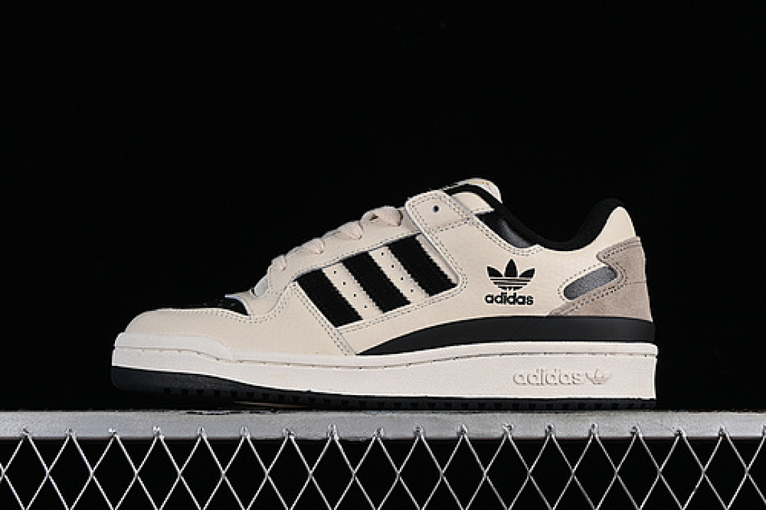 Unbranded [IG3901]-[FORUM 84 LOW WONDER WHITE/CORE BLACK/WONDER BEIGE]-[WOMAN:35-39]-[MAN:40-45], photo 1