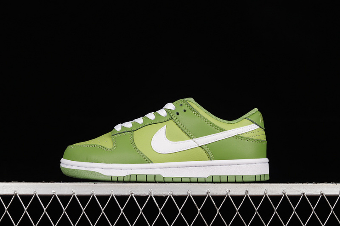 Unbranded [DJ6188-300]-[SB DUNK LOW CHLOROPHYLL/WHITE/VIVID GREEN]-[WOMAN:36-39]-[MAN:40-46], photo 1