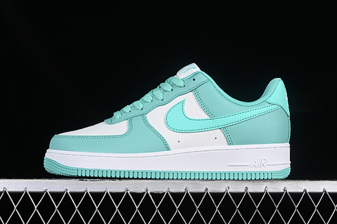 Nike [CW2288-111]-[AIR FORCE 1 07 LOW WHITE/GREEN]-[WOMAN:36-39]-[MAN:40-45], photo 1