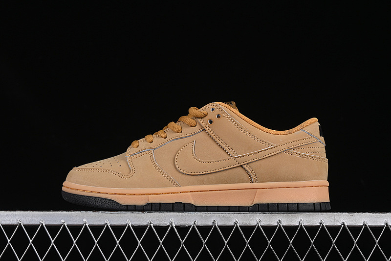 Nike SB DUNK LOW WHEAT/WHEAT/GUM YELLOW/BLACK · HQ1932-700, photo 1