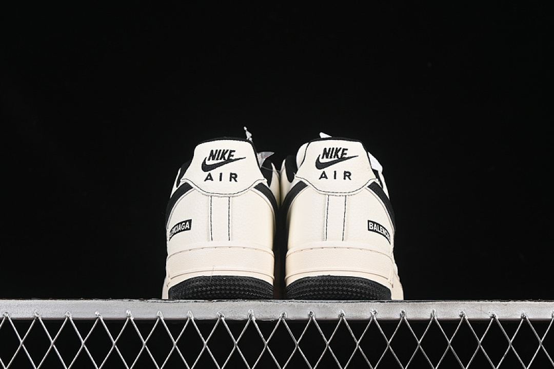 Nike [FR0538-090]-[BA*LEN*CIAGA AIR FORCE 1 07 LOW BLACK/WHITE]-[WOMAN:36-39]-[MAN:40-45] - Image 14