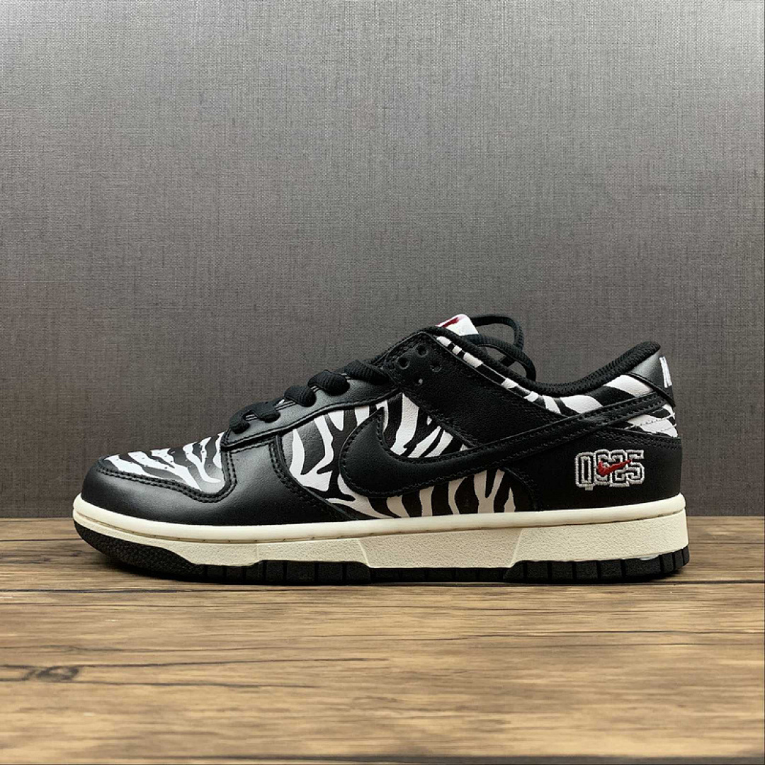 Quartersnacks Nike QUARTERSNACKS X DUNK LOW SB LITTLE DEBBIE’S ZEBRA CAKES BLACK/WHITE · DM3510-001, photo 1