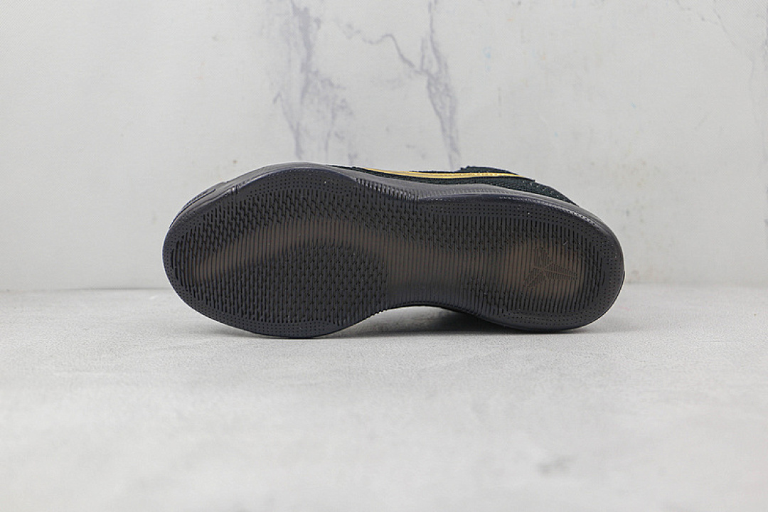 Nike [869495-001]-[KOBE 11 ELITE LOW PALE HORSE LR BLACK/BLACK/METALLIC GOLD]-[MAN:40-46] - Image 8