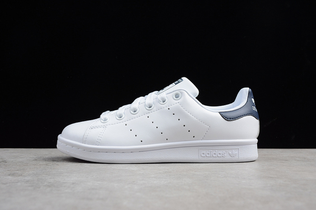 Unbranded [M20325]-[AD STAN SMITH WHITE FAIRWAY GREEN YOUTH GS]-[WOMAN:36-39 1/3]-[MAN:40-44]-[OG00114], photo 1