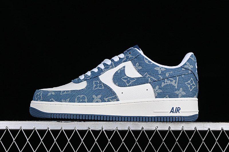 Nike Nike AIR FORCE 1 07 LOW WHITE/BLUE · CW2288-111, photo 1
