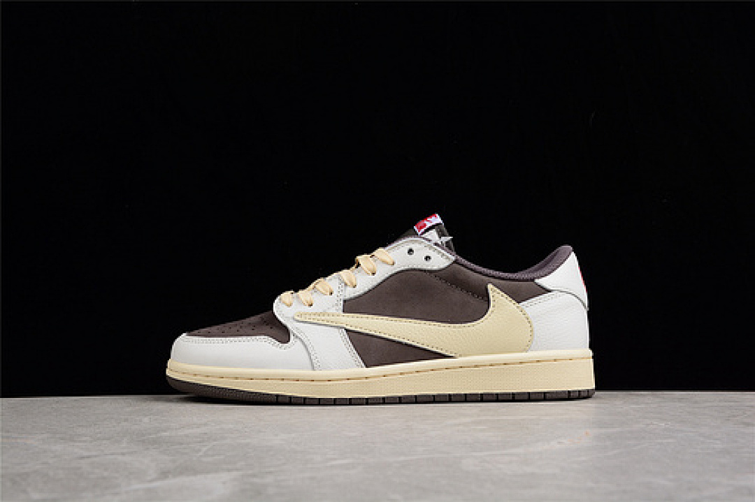Jordan [DM7866-162]-[TRAVIS SCOTT AIR JORDAN 1 LOW OG REVERSE MOCHA WHITE/BROWN/RED]-[UNISEX:36-47.5], photo 1