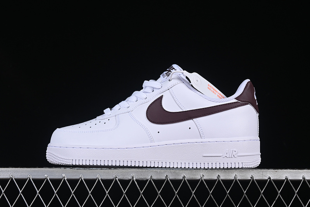 Nike Nike AIR FORCE 1 07 LOW WHITE/WHITE/BURGUNDY CRUSH · FJ4146-112, photo 1
