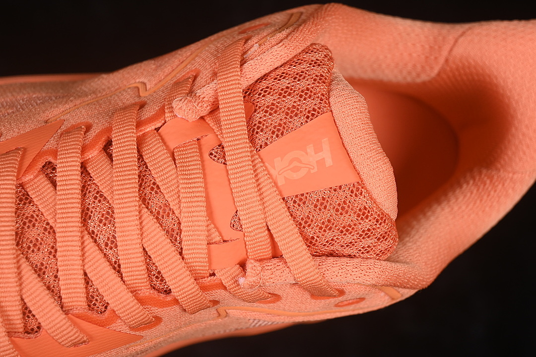On Running [1162031-PRSM]-[ONE ONE CLIFTON 10 ORANGE/ORANGE/ORANGE]-[WOMAN:36-39]-[MAN:40] - Image 9