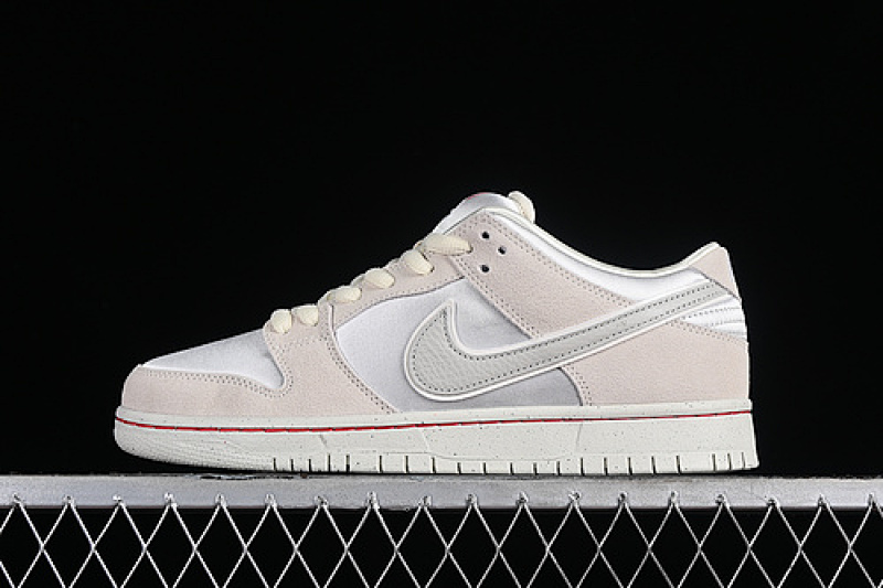 Nike SB DUNK LOW COCONUT MILK/LIGHT BONE/PHANTOM/UNIVERSITY RED/SAIL · FZ5654-100, photo 1