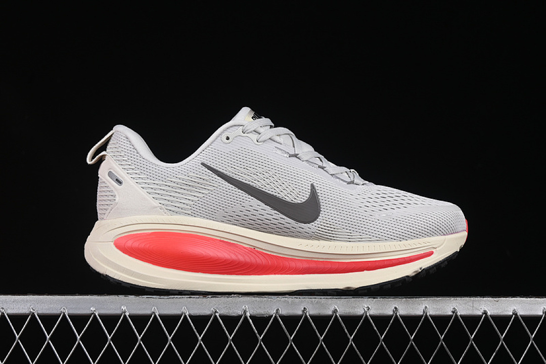 Nike [HM6803-001]-[AIR ZOOM VOMERO 18 PLATINUM TINT/SIREN RED/LIGHT SMOKE GREY/METALLIC PEWTER] - Image 15