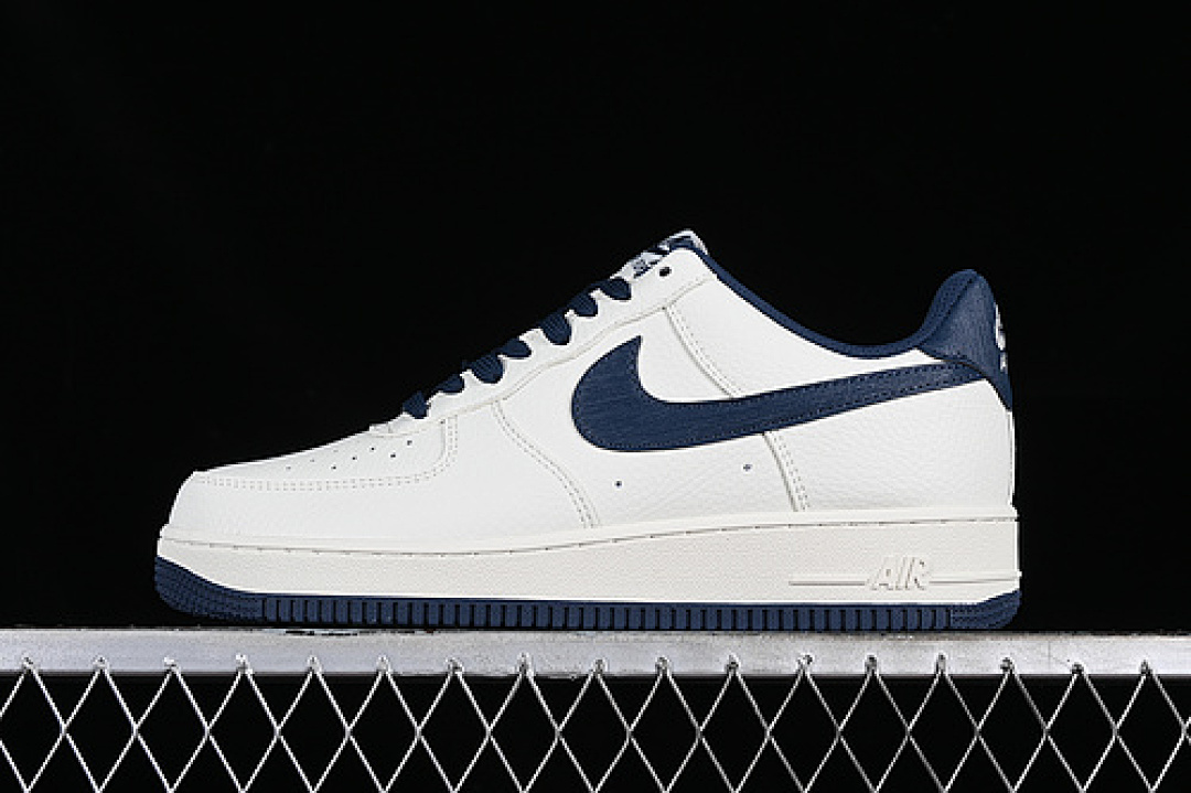 Nike [CW2288-111]-[AIR FORCE 1 07 LOW OFF WHITE/BLUE]-[WOMAN:36-39]-[MAN:40-45], photo 1