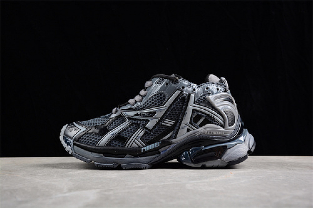 Kith [W3RBR1515]-[BA*LEN*CIAGA RUNNER KITH FOUR COLOR BLACK/GREY]-[WOMAN:35-39]-[MAN:40-46], photo 1