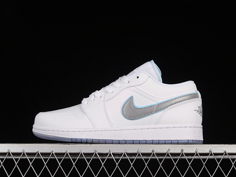 Jordan AIR Jordan 1 LOW DARE TO FLY WHITE/WHITE/LIGHT GREY · FB1871-101, photo 1