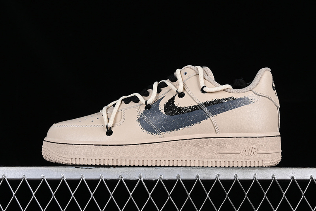 Nike Nike AIR FORCE 1 07 LOW BROWN/BLACK · FD0660-100, photo 1