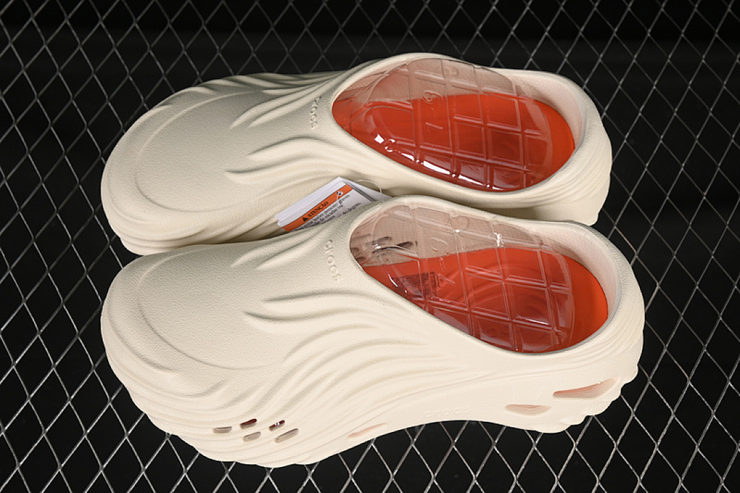 Crocs [CROCS EVA CLASSIC SIMPLE CASUAL BEACH HOLE SLIPPERS SANDALS WHITE/ORANGE]-[WMAN:39-46] - Image 7