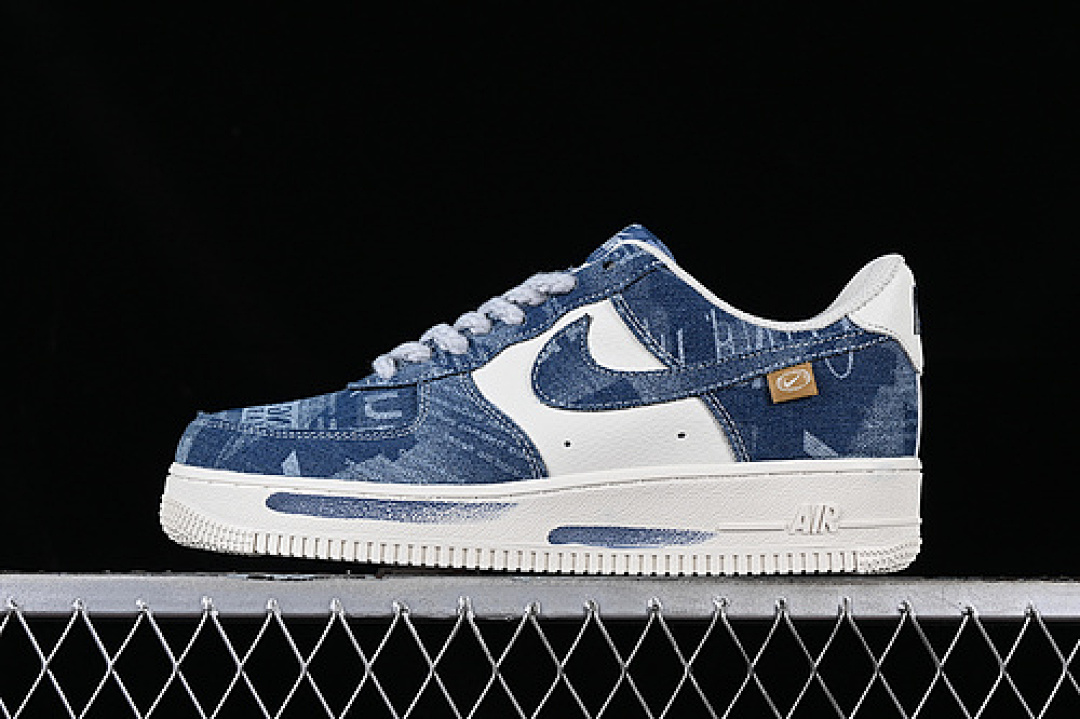Nike Nike AIR FORCE 1 07 LOW BLUE/WHITE · FB0607-088, photo 1