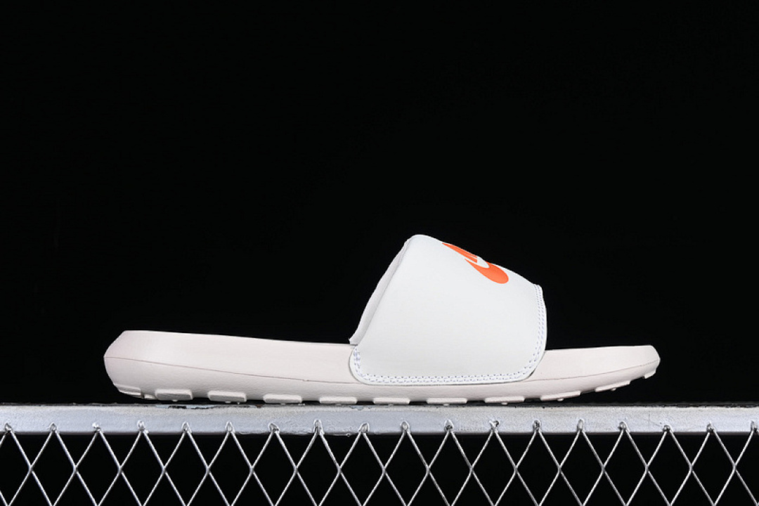Nike [CN9675-108]-[VICTORI ONE SLIDE WHITE/YELLOW/RED]-[WOMAN:36-39]-[MAN:40-45] - Image 9