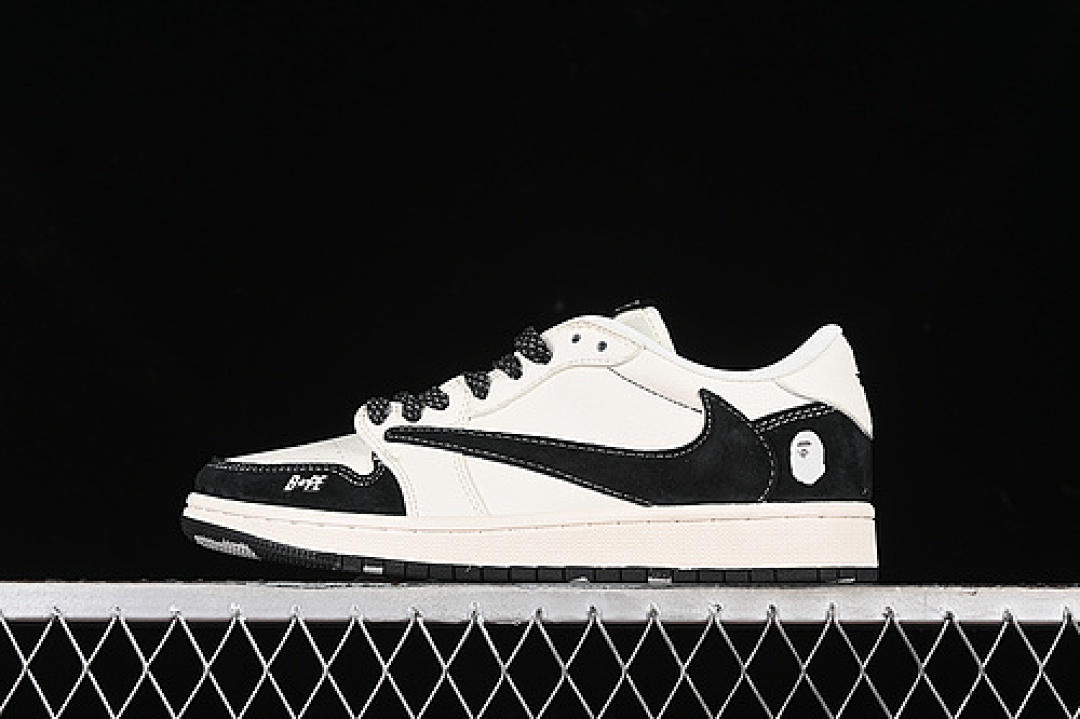 Jordan TRAVIS SCOTT X FRAGMENT DESIGN AIR Jordan 1 LOW OG SP BAPE WHITE/BLACK · XY2688-106, photo 1