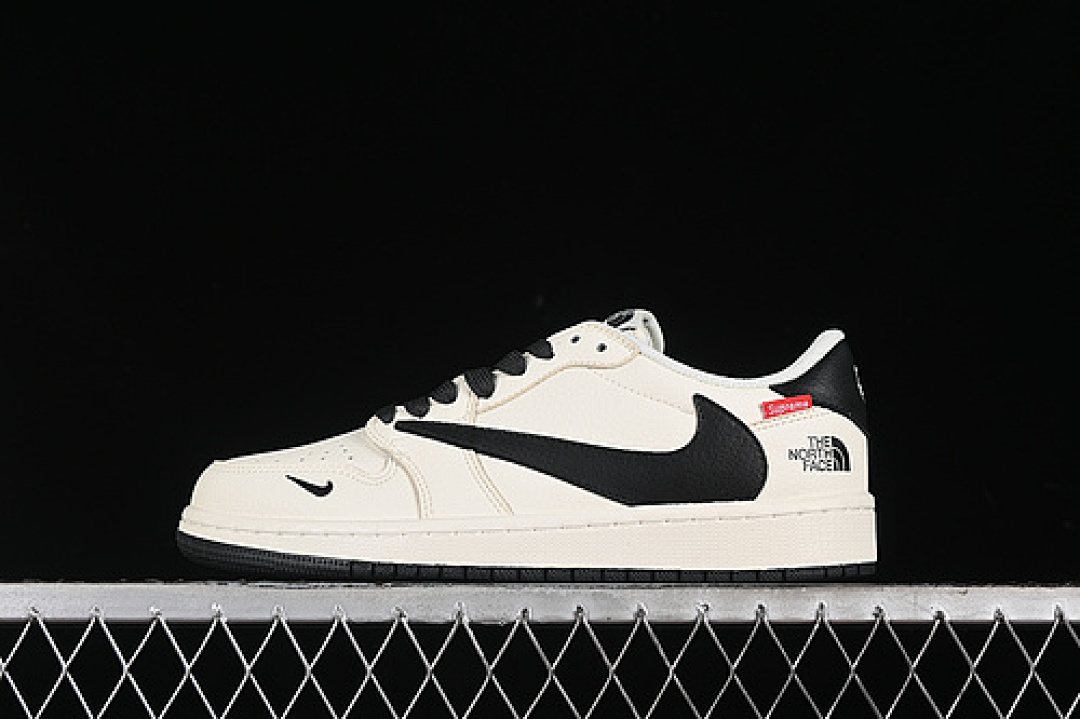 Jordan TRAVIS SCOTT X FRAGMENT DESIGN AIR Jordan 1 LOW OG SP OFF WHITE/BLACK · DIY1688-004, photo 1
