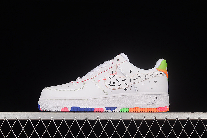 Nike Nike AIR FORCE 1 LOW 07 KIDS DRAWING GS WHITE/MULTI-COLOR · DV1366-111, photo 1