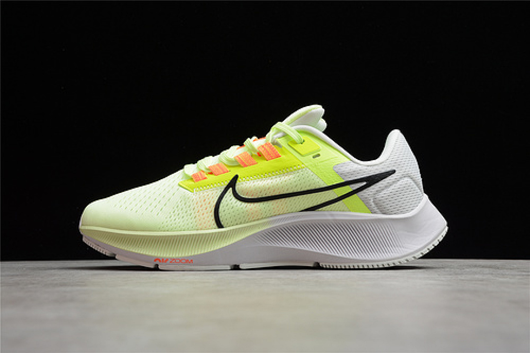Nike Nike AIR ZOOM PEGASUS 38 VOLT/BLACK/WHITE · DA6678-700, photo 1