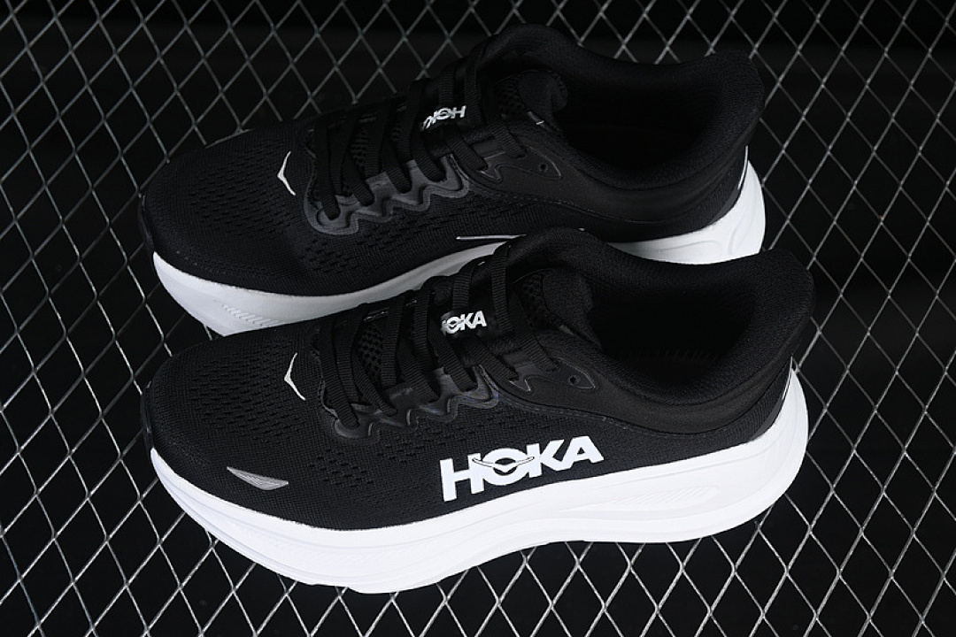 On Running [1162012 BWHT]-[HOKA ONE BONDI 9 WHITE/BLACK]-[WOMAN:36-39]-[MAN:40-45] - Image 12