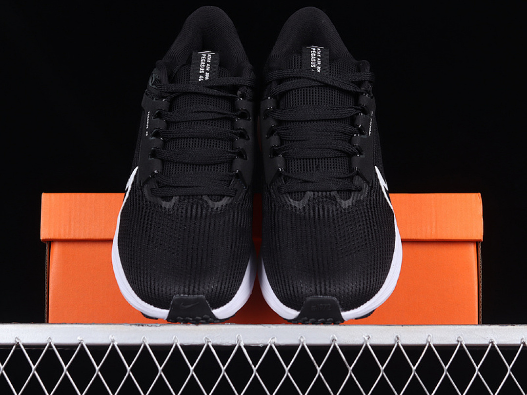 Nike [DV3854-100]-[AIR ZOOM PEGASUS 40 BLACK/BLACK/WHITE]-[MAN:39-45] - Image 12