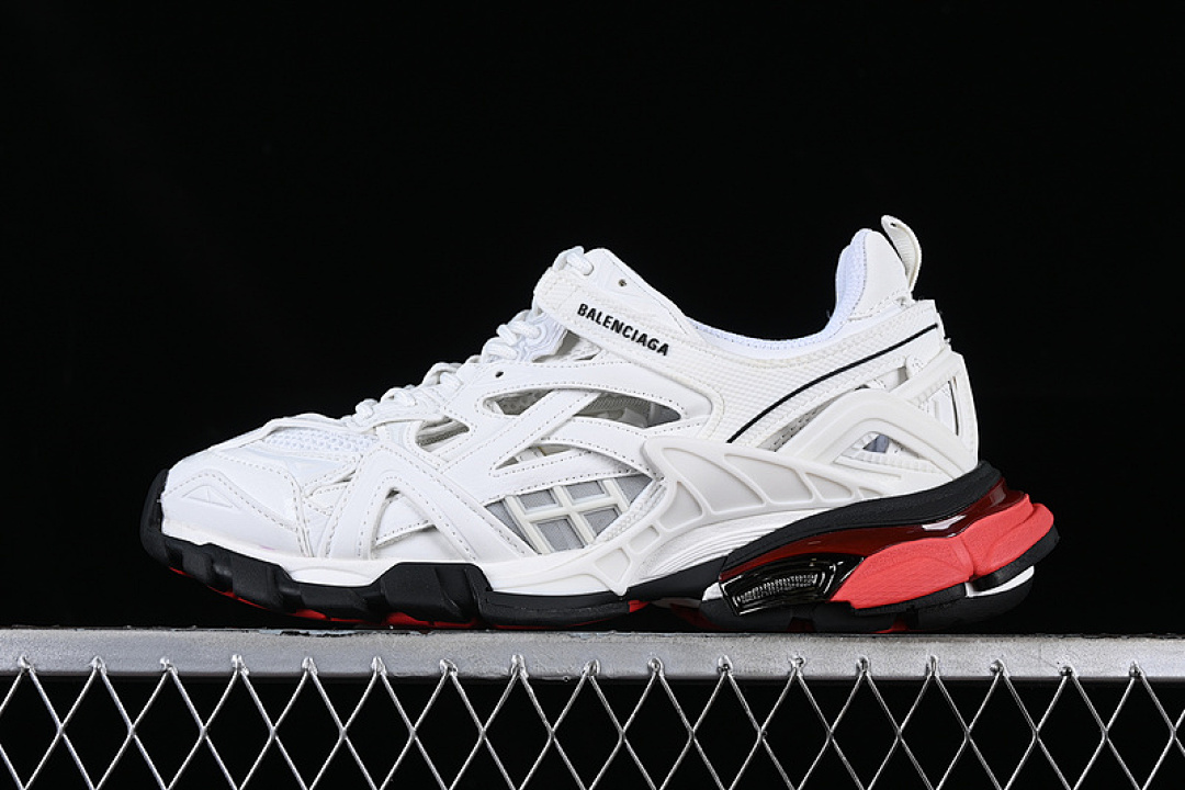 Unbranded [W2GN39610]-[BA*LEN*CIAGA TRACK.2 4.0 WHITE/RED/BLACK]-[WOMAN:35-39]-[MAN:40-47], photo 1
