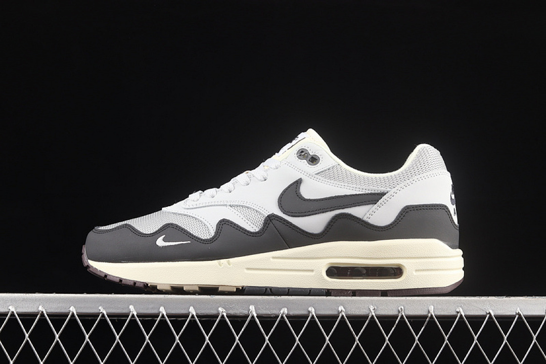 Patta Nike PATTA X AIR MAX 1 BLACK/GREY/WHITE · DH1348-002, photo 1