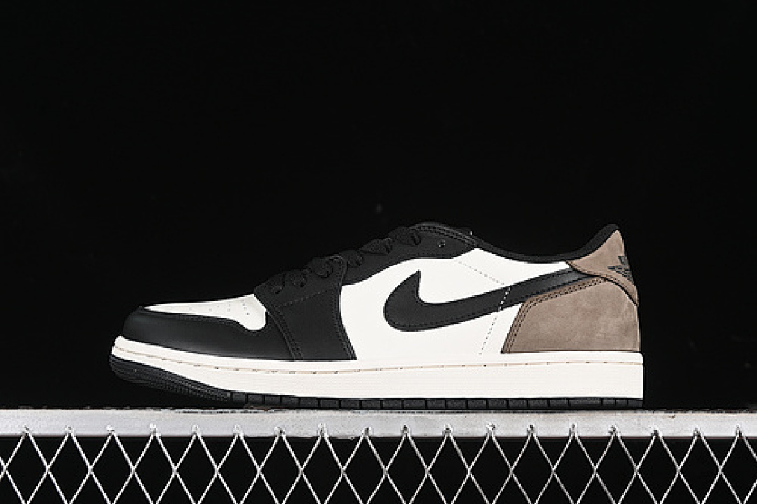 Jordan [CZ0790-102]-[AIR JORDAN 1 LOW WHITE/BLACK/PALOMINO]-[MAN:40-47.5], photo 1