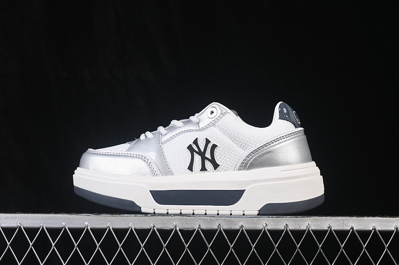 CHUNKY LINER FRESH WHITE/SILVER/NAVY BLUE · 3ASXM076N50SIS, photo 1