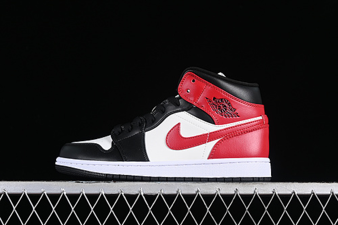 Jordan [BQ6472-160]-[AIR JORDAN 1 MID BLACK TOE SAIL/OFF NOIR/WHITE/GYM RED]-[WOMAN:36-39]-[MAN:40-46], photo 1