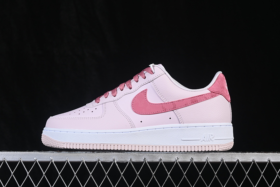 Nike Nike AIR FORCE 1 07 LOW CASUAL SNEAKERS PINK/WHITE · IO8755-600, photo 1