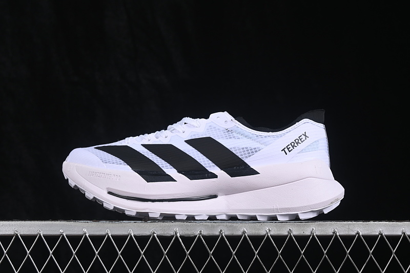 TERREX AGRAVIC SPEED ULTRA 2 RUNNING SHOES BLACK/WHITE · JR9901, photo 1