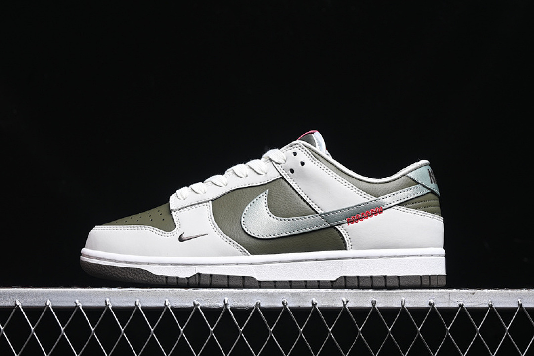 Nike DUNK LOW SB YEAR OF THE SNAKE MEDIUM OLIVE/JADE HORIZON/SAIL/IRONSTONE/RED/SAIL · HV5980-231, photo 1