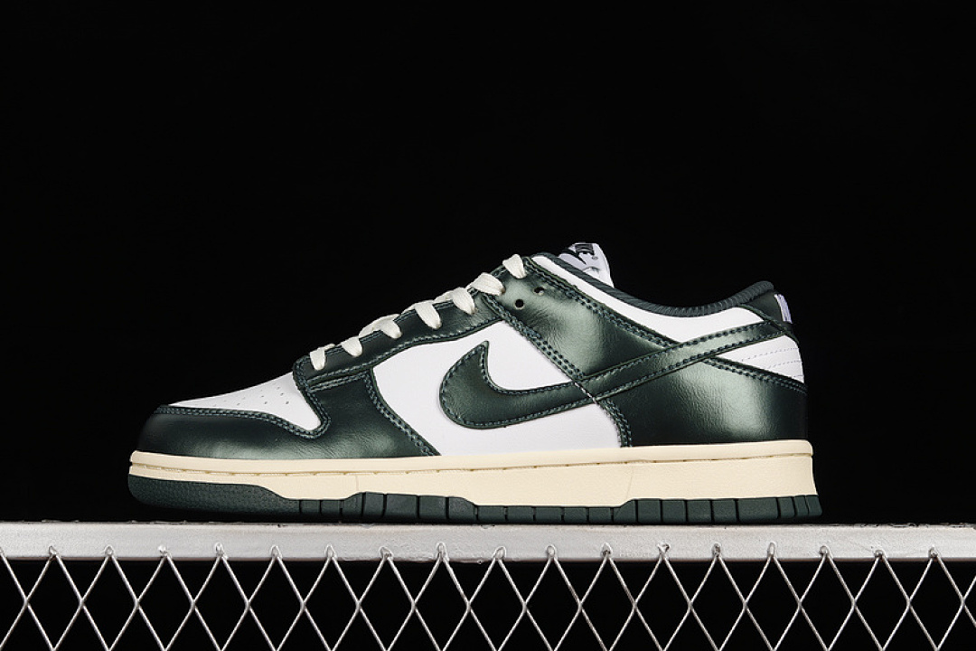 Unbranded [DQ8580-100]-[DUNK LOW VINTAGE GREEN WHITE/PRO GREEN/COCONUT MILK]-[WOMAN:36-39]-[MAN:40-47.5], photo 1