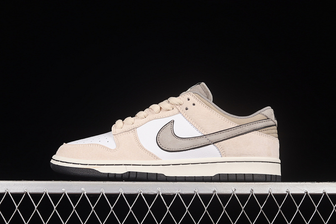 Unbranded [LF0039-008]-[OTOMO KATSUHIRO X DUNK LOW "STEAMBOY OST"WHITE AND BLACK]-[UNISEX:36-47.5], photo 1