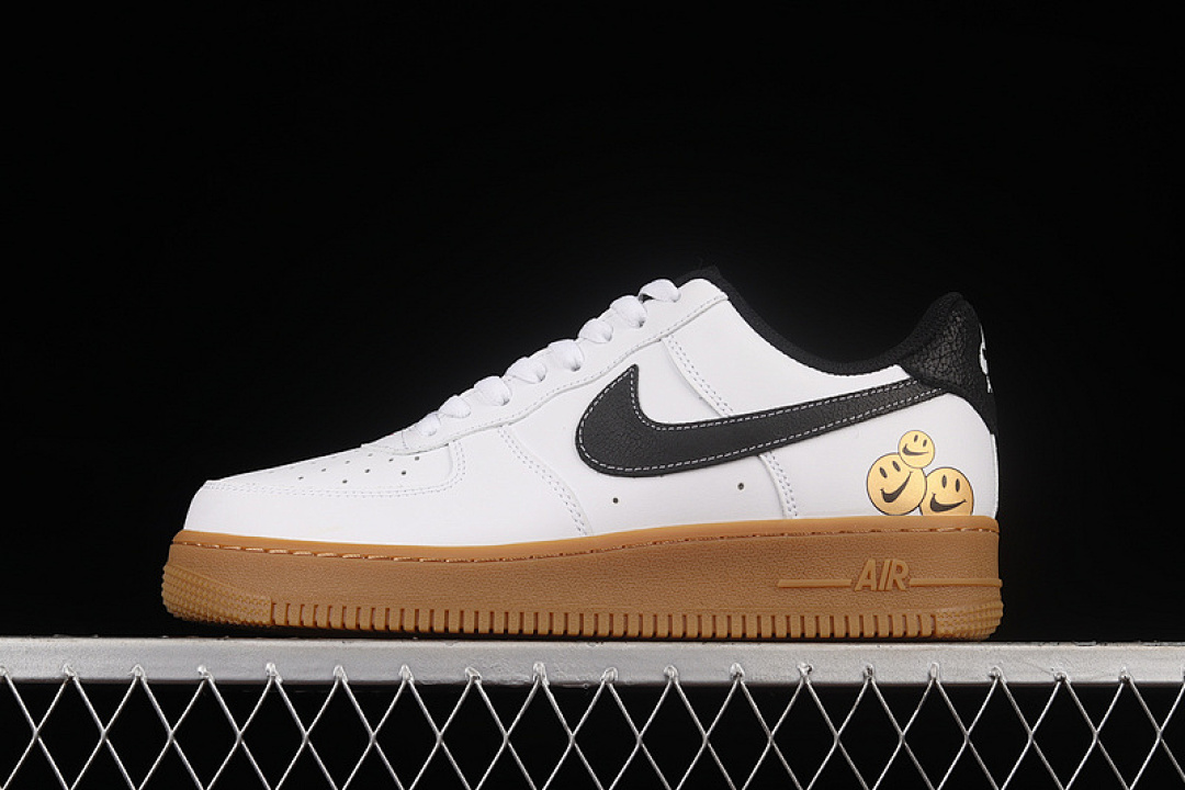 Nike [DO5856-100]-[AIR FORCE 1 LV8 PS GO THE EXTRA SMILE WHITE/YELLOW STRIKE/GUM (LIGHT BROWN]), photo 1