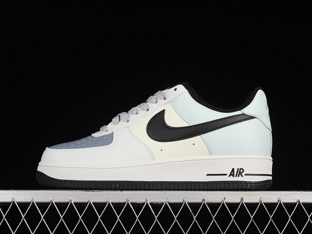 Nike Nike AIR FORCE 1 LOW 07 WHITE/BLACK/LIGHT BLUE · GL5696-779, photo 1