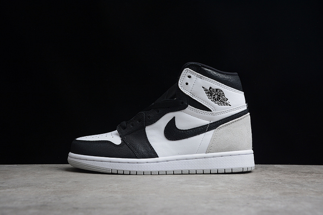 Jordan [555088-108]-[AIR JORDAN 1 RETRO HIGH OG STAGE HAZE WHITE/BLACK-GREY FOG-BLEACHED CORAL], photo 1
