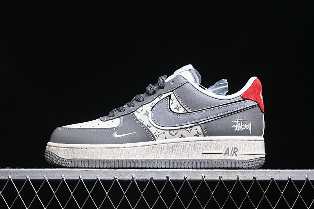 Nike Nike AIR FORCE 1 07 LOW CDG WHITE/GREY/RED/SILVER · XZ6188-338, photo 1