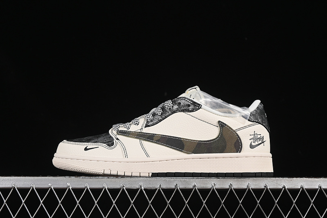 Jordan TRAVIS SCOTT X FRAGMENT DESIGN AIR Jordan 1 LOW OG SP WHITE/GREY/BLACK · XS7089-548, photo 1