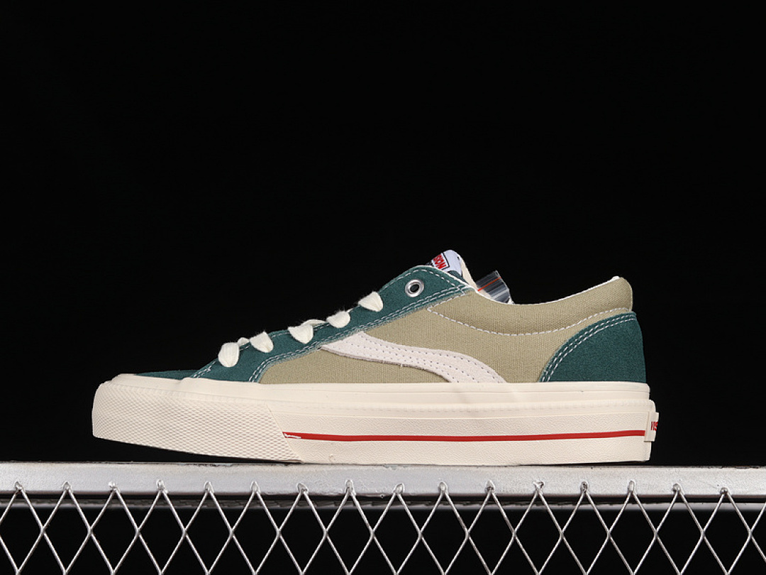 On Running [VISION STREET WEAR X ODD CIRKUS GREEN/LIGHT GREEN/WHITE]-[WOMAN:35-39]-[MAN:40-44], photo 1
