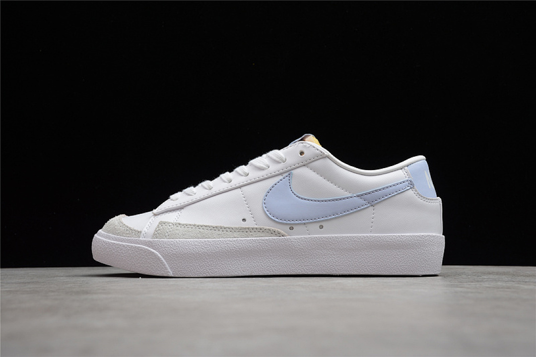 Unbranded [DC4769-103]-[BLAZER LOW 77 WHITE/WHITE/WHITE/GHOST]-[WOMAN:36-39]-[MAN:40-45], photo 1