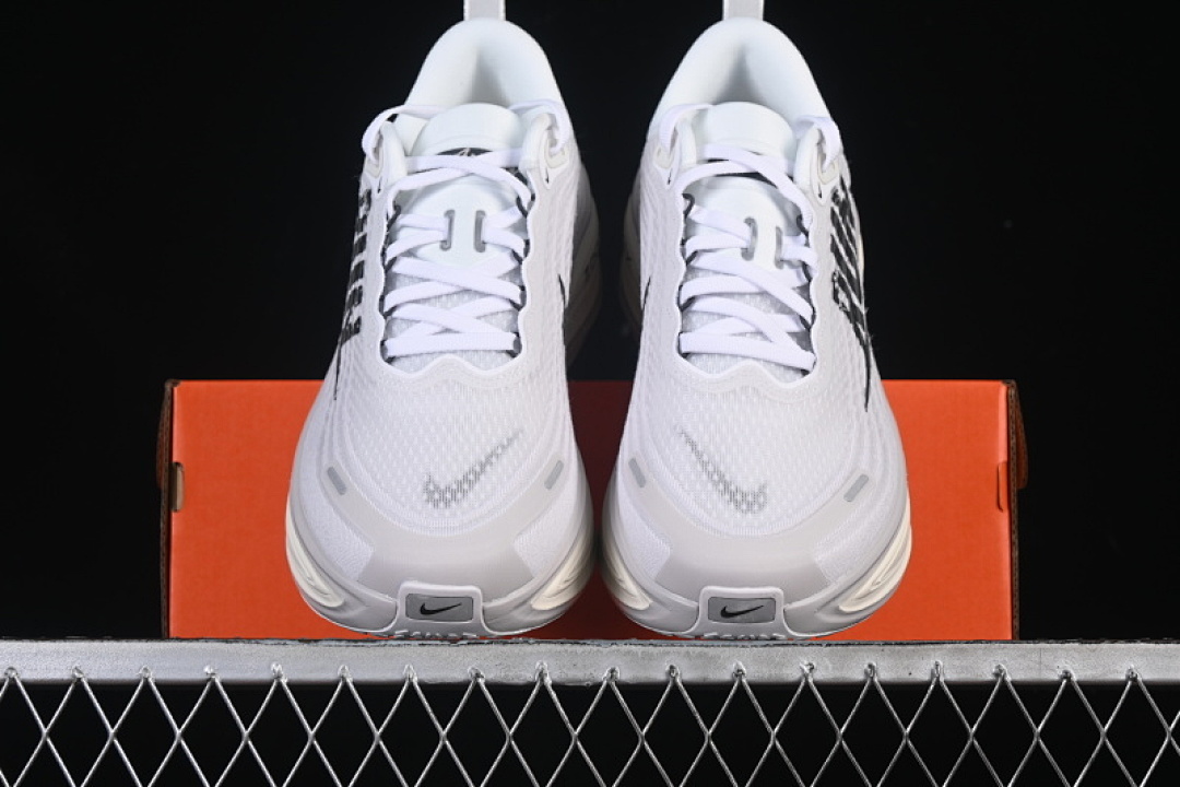 Nike [IH2268-100]-[VOMERO PLUS SUMMIT WHITE/VAST GREY/SAIL/BLACK]-[WOMAN:39]-[MAN:40-45] - Image 13