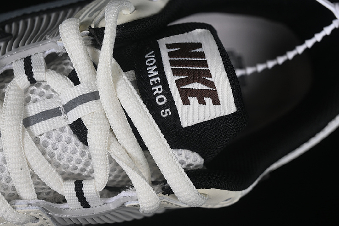Nike [FJ2028-001]-[AIR ZOOM VOMERO 5 PHANTOM/METALLIC PLATINUM/LIGHT IRON ORE]-[WOMAN:36-40] - Image 9